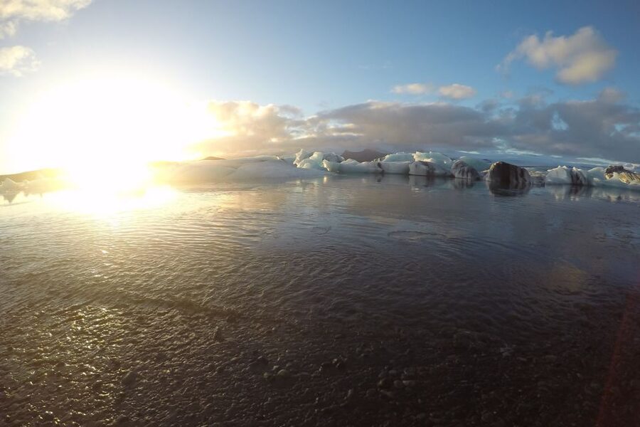 Reykjavik: Glacier Lagoon Boat Ride & Diamond Beach Day Tour - Price and value: what $264 buys you in real terms