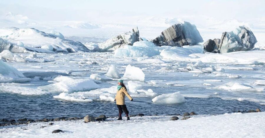 Reykjavik: Glacier Lagoon Boat Ride & Diamond Beach Day Tour - Getting there: pickup, timing, and what the bus day feels like