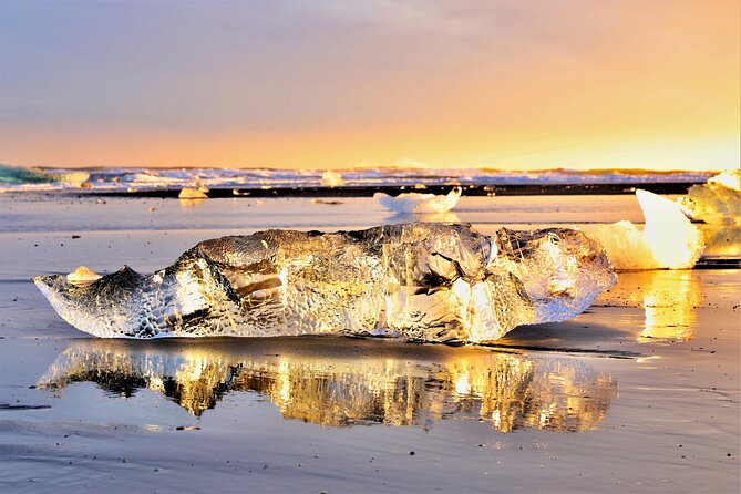 Reykjavik: Glacier Lagoon, Diamond Beach & South Coast Day Tour - Key highlights worth circling