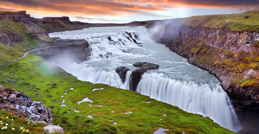 Reykjavík: Golden Circle Afternoon Tour - Thingvellir National Park: the rift valley and the law courts vibe