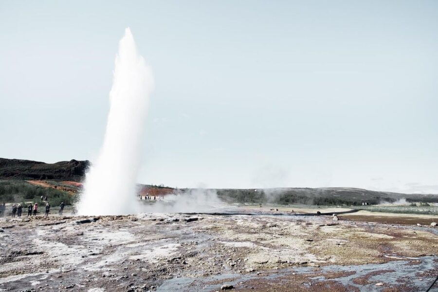 Reykjavík: Golden Circle, Blue Lagoon & Northern Lights Tour - Gullfoss and the Power Problem: Stop Watching the Water, Start Feeling It