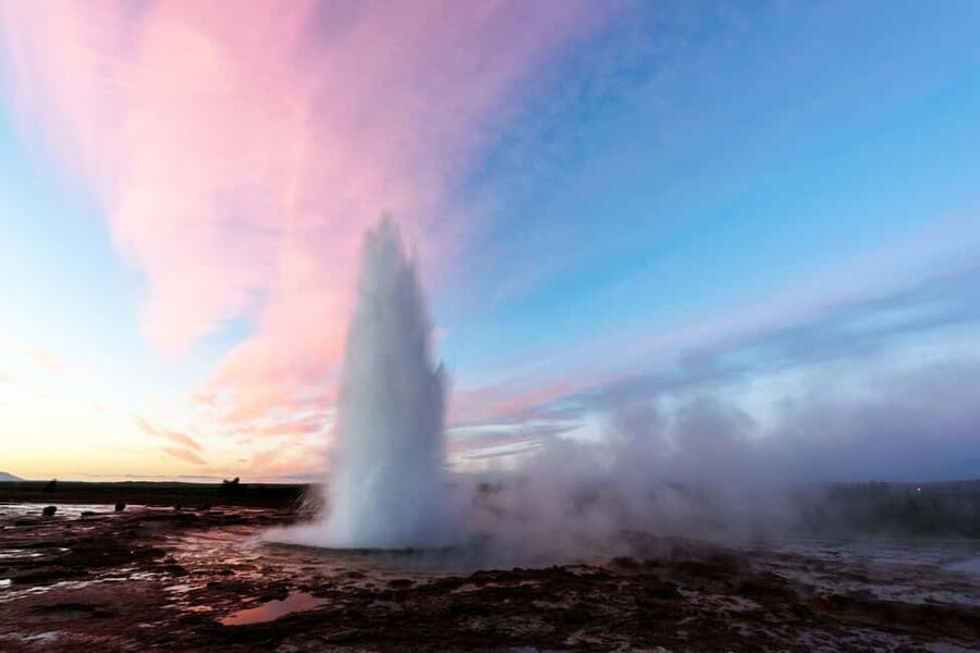 Reykjavik: Golden Circle, Geothermal Lagoon & Fridheimar - Key moments that make this tour feel worth the effort