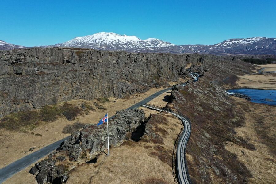 Reykjavik: Golden Circle, Kerid Crater, & Blue Lagoon Tour - Gullfoss: why this waterfall feels bigger up close