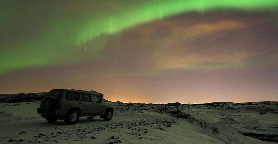 Reykjavik: Golden Circle & Northern Lights 4x4 Tour - Þingvellir National Park: walking between history and tectonics