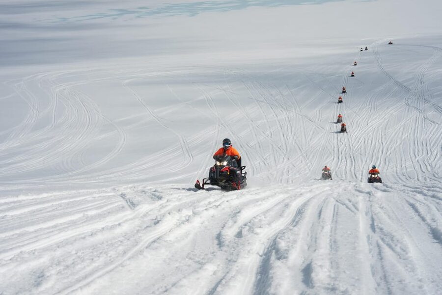 Reykjavik: Golden Circle Super Jeep Tour with Snowmobiling - Þingvellir National Park: the 30-minute history-and-rock snapshot