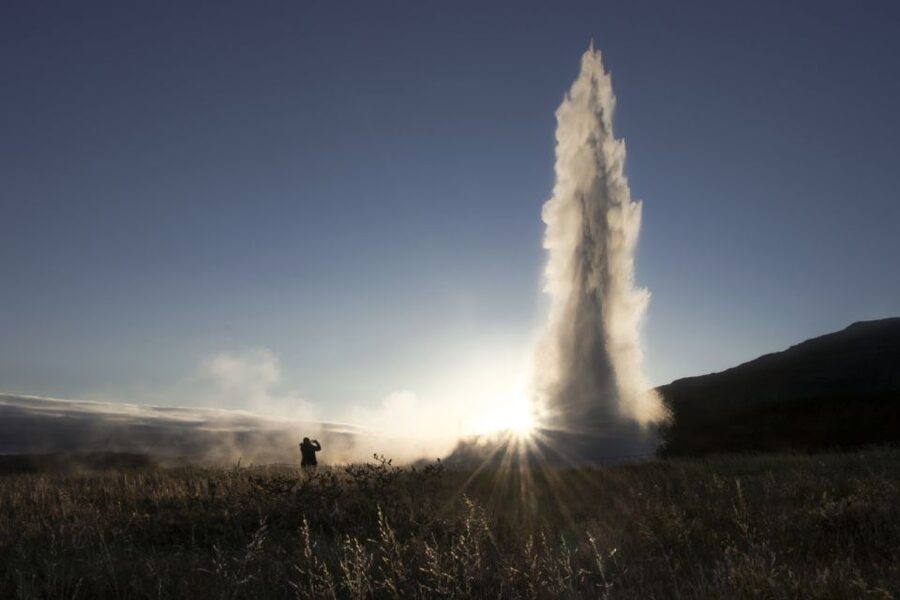Reykjavik: Golden Circle, Tomato Farm and Kerið Crater Tour - What I’d budget for beyond the $152