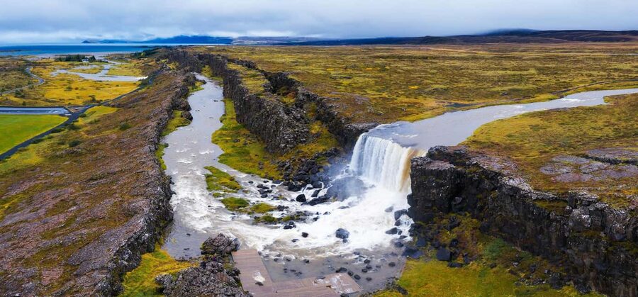 Reykjavik: Golden Circle & Waterfalls in Chinese冰岛黄金圈中文一日团 - Kerið Crater and Faxafoss: A Colorful Start and a Quieter Fall