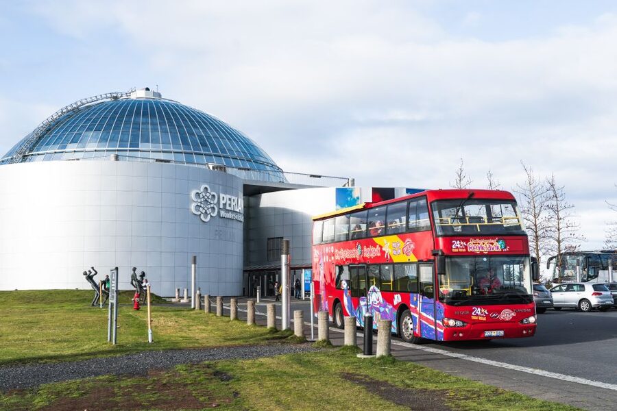 Reykjavík: Hop-On Hop-Off Bus and Perlan Museum Entry Ticket - 24 hours of bus freedom across Reykjavík