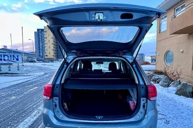 Reykjavik Iceland : Private transfer From / To KEF airport - How the Meet-and-Greet Works at Keflavik Airport