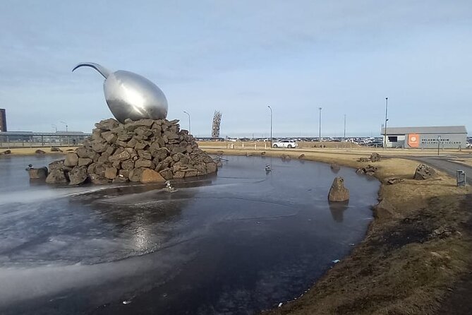 Reykjavik Iceland: Private Transfer to/from Keflavik Airport KEF - Luggage capacity: the math that prevents a bad last mile