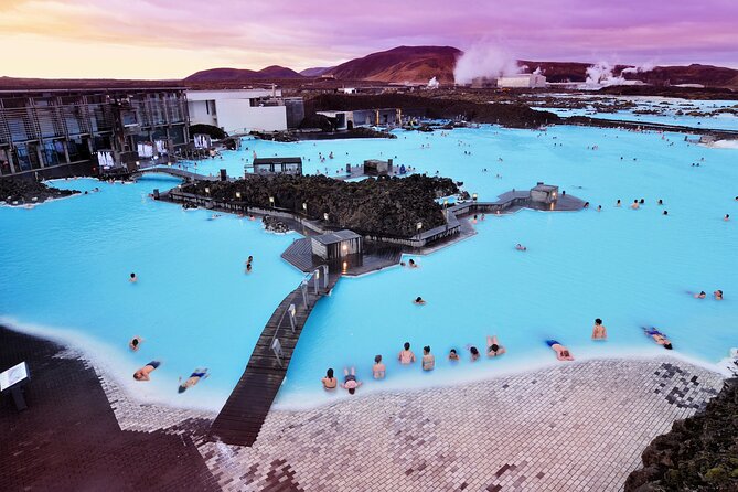 Reykjavík/Keflavík–Blue Lagoon, Silica & Retreat Transfer - Luggage, Child Seats, and Comfort on a Short Ride
