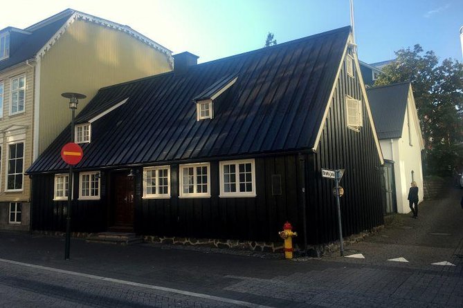 Reykjavik Main Sights and Hidden Spots: A Self-Guided Audio Walk - Who should book this Reykjavik audio walk