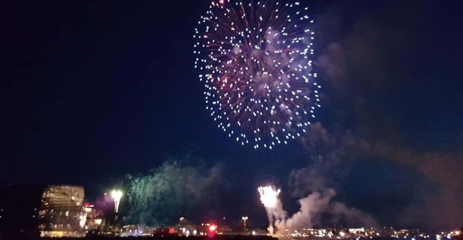 Reykjavík: New Year's Eve Northern Lights Yacht Cruise - Northern Lights search: what you can realistically expect