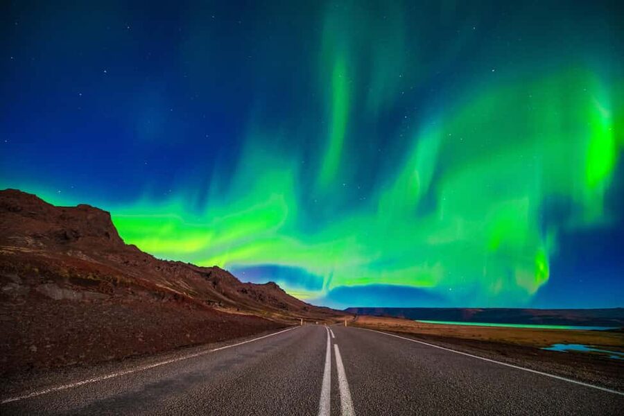 Reykjavik: Northern Lights by 4x4 with Photos & Hot Cocoa - The Ride: Why a Sprinter Is the Right Tool for Winter Roads