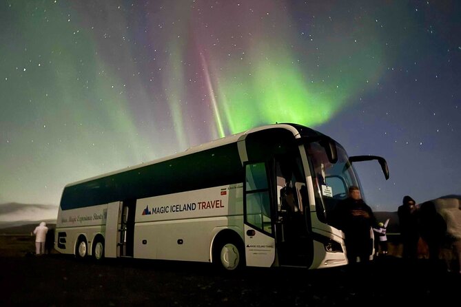 Reykjavik: Northern Lights Comfort Coach with Surprise - How the comfort coach changes the whole night