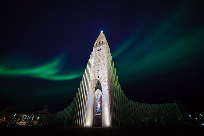 Reykjavik: Northern Lights Comfort Coach with Surprise - Warm-up beats: hot drinks while you wait for the sky to cooperate