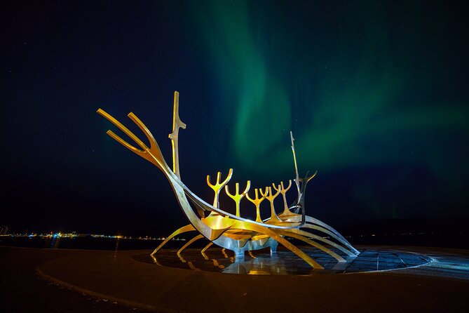 Reykjavik: Northern Lights Comfort Coach with Surprise - Who this tour suits best (and who should consider something else)