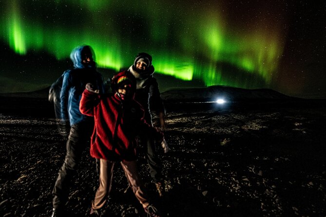 Reykjavik: Northern Lights Comfort Coach with Surprise - The Reykjavík photo-and-sightseeing stretch: warm start before the dark work