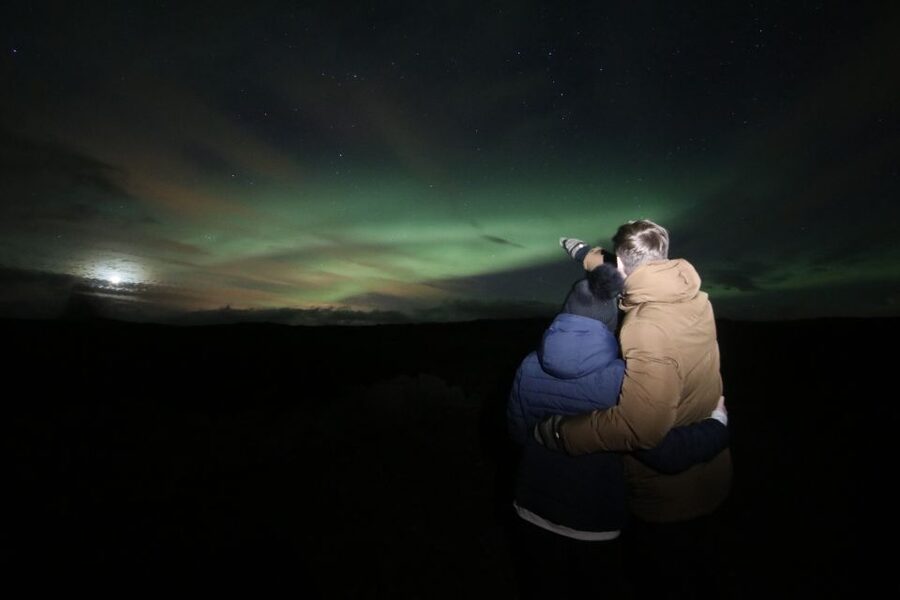 Reykjavik: Northern Lights Experience by Superjeep - What to wear: the only real rule for Iceland nights