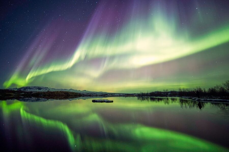 Reykjavík: Northern Lights Minibus Tour with Photos - A Minibus Hunt for Green Skies: What You’re Really Buying