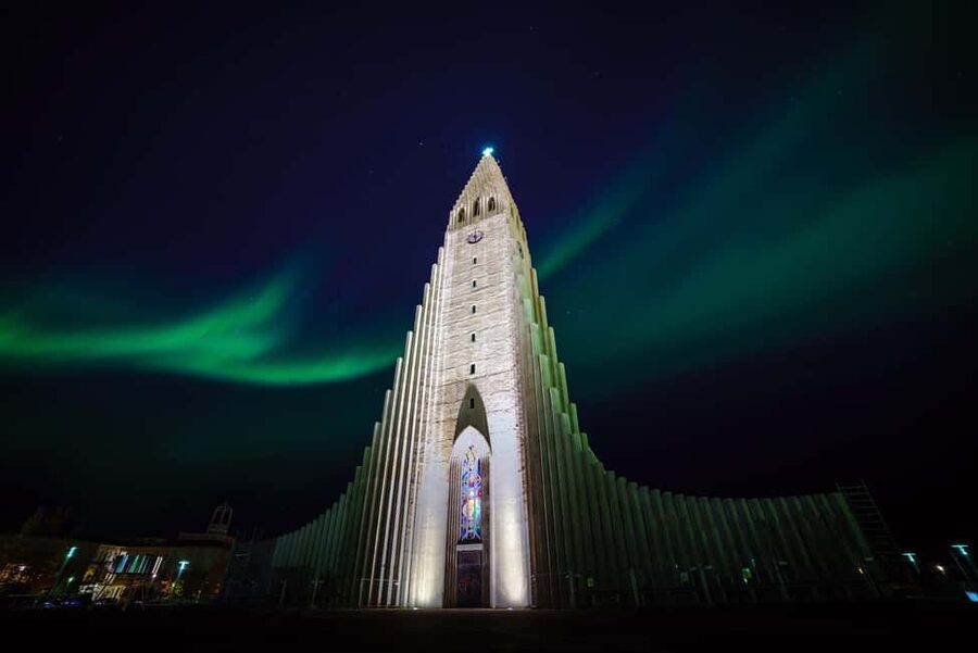 Reykjavik: Northern Lights Small Group with Surprise - The Night’s Flow in the Capital Region: City Light Off-Ramp to Dark-Sky Time