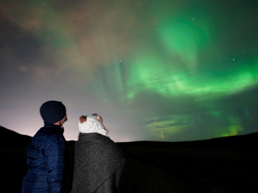 Reykjavik: Northern Lights Tour w/Pro Photos - Small Group - How the Night Usually Flows (and Why It Works)