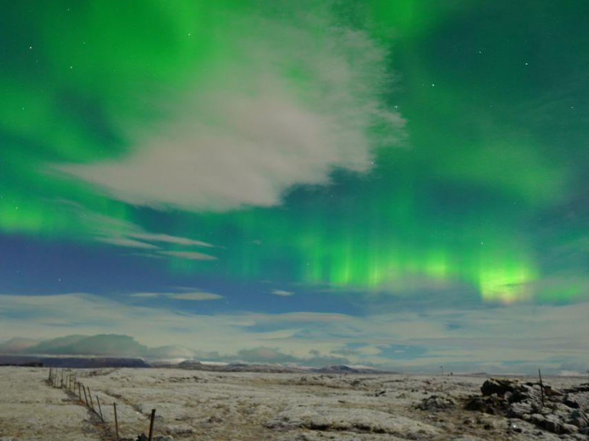 Reykjavik: Northern Lights Tour w/Pro Photos - Small Group - When You Might Feel Cramped (and How to Plan Around It)