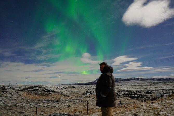 Reykjavik Northern Lights Tour with Pro Aurora Photos Small Group - Pro aurora photos: what you’re really paying for