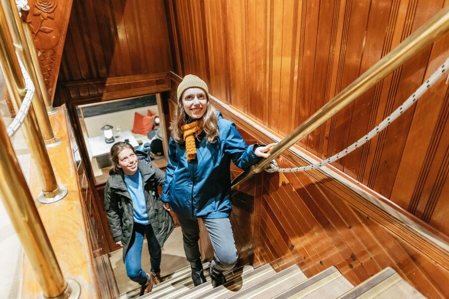 Reykjavik: Northern Lights Yacht Tour - The 2-hour flow: sailing out, spotting, and timing your photos