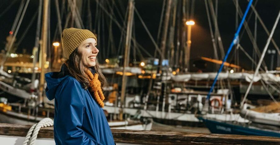 Reykjavik: Northern Lights Yacht Tour - Your viewing setup: three panoramic decks plus a cozy bar
