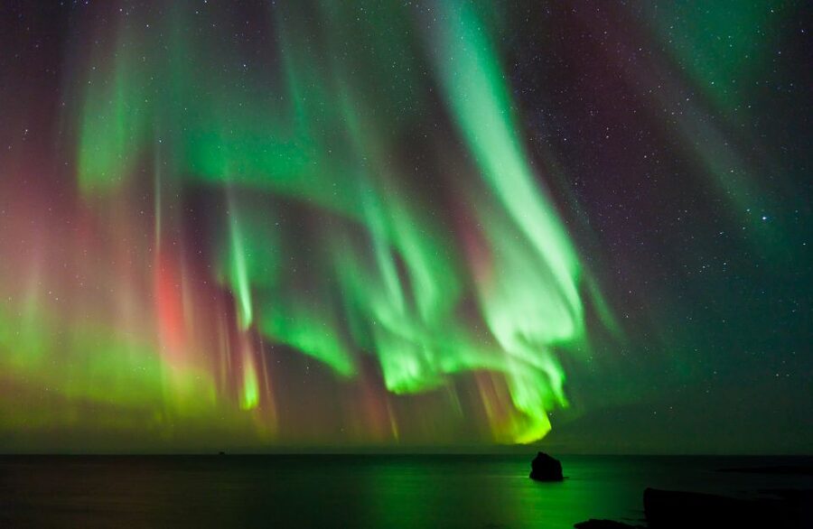 Reykjavik: Premium Northern Lights Tour with Free Photos - The 4-hour flow outside the city: what you’ll actually do
