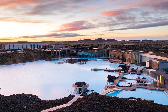 Reykjavik: Private Transfer from/to Blue Lagoon in Iceland - Luggage loading and the 1 suitcase + 1 carry-on plan