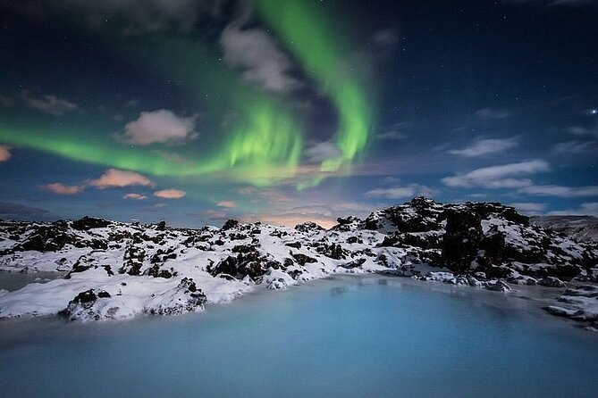 Reykjavik: Private Transfer from/to Blue Lagoon in Iceland - Comfortable, air-conditioned ride with a safety-first driver