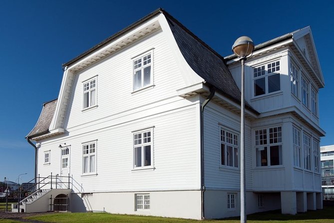 Reykjavik Sightseeing Tour - Hallgrímskirkja: why Reykjavik’s tallest church is also a landmark of identity