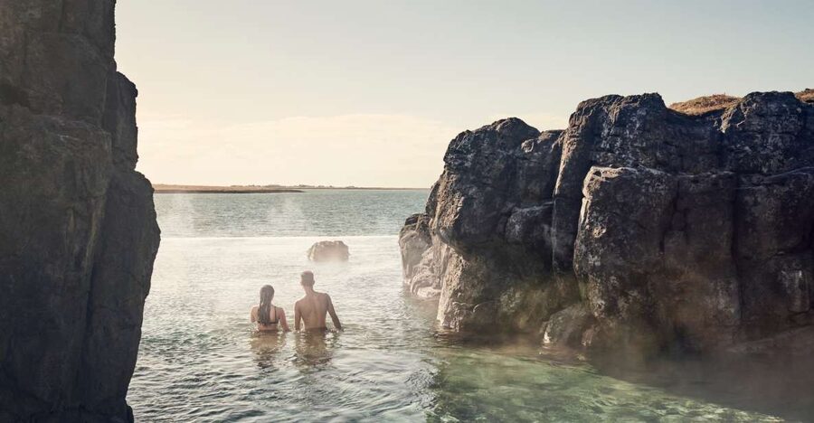 Reykjavik: Sky Lagoon Entrance Pass With 7-Step Spa Ritual - Sér Pass vs Saman Pass: picking your comfort level