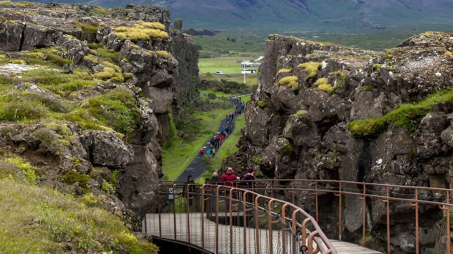 Reykjavik: Small Group Golden Circle from Cruise Terminal - Þingvellir National Park: Where the Plates Literally Pull Apart