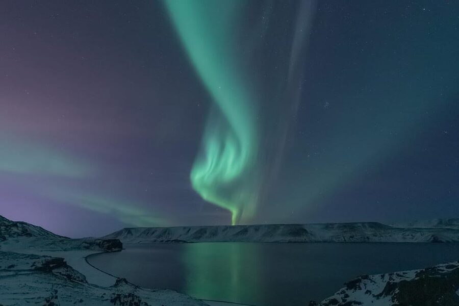 Reykjavik: Small-Group Northern Lights Tour with Pickup - The guide’s job: forecasts, clouds, and smart stop choices