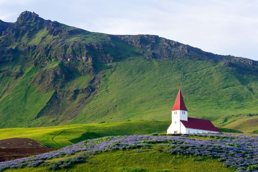 Reykjavík: South Coast Waterfalls, Black Sand & Glacier Tour - Vík lunch stop: practical fuel in Iceland’s southernmost village