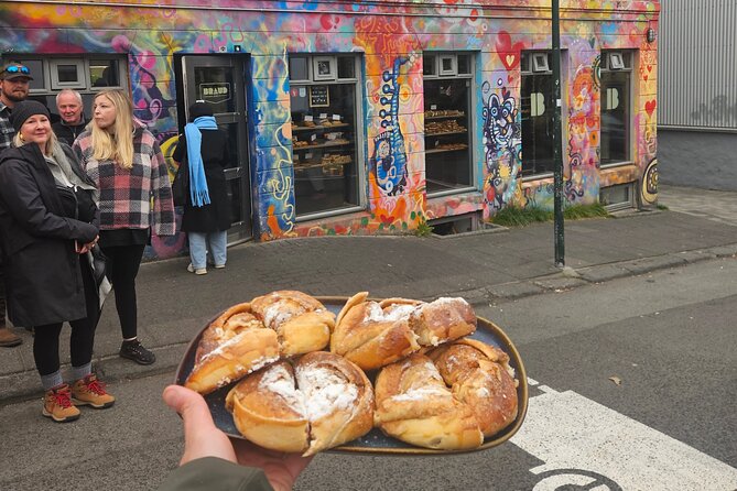 Reykjavik Street Food Walking Tour - A route that mixes outdoor snacks with indoor breaks