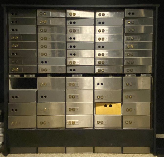 Reykjavik: The Bank Heist Escape Room Experience - The bank heist story: why it feels urgent