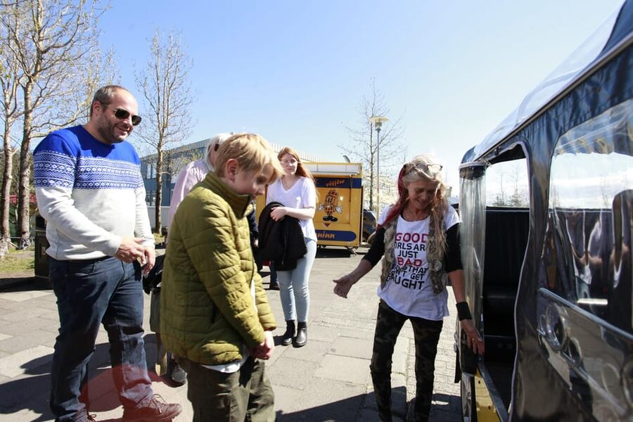 Reykjavík Tuk Tuk Tour - The route vibe: cruising city center with guided context