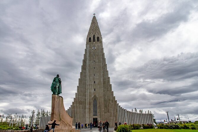 Reykjavík Walking Tour - Meeting at Ægisgarður: How the Start Sets the Tone