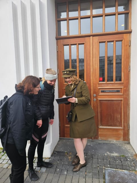 Reykjavik: World War II Walking tour around the city centre - The Old Harbour Landing Spot of the British Invasion (May 1940)