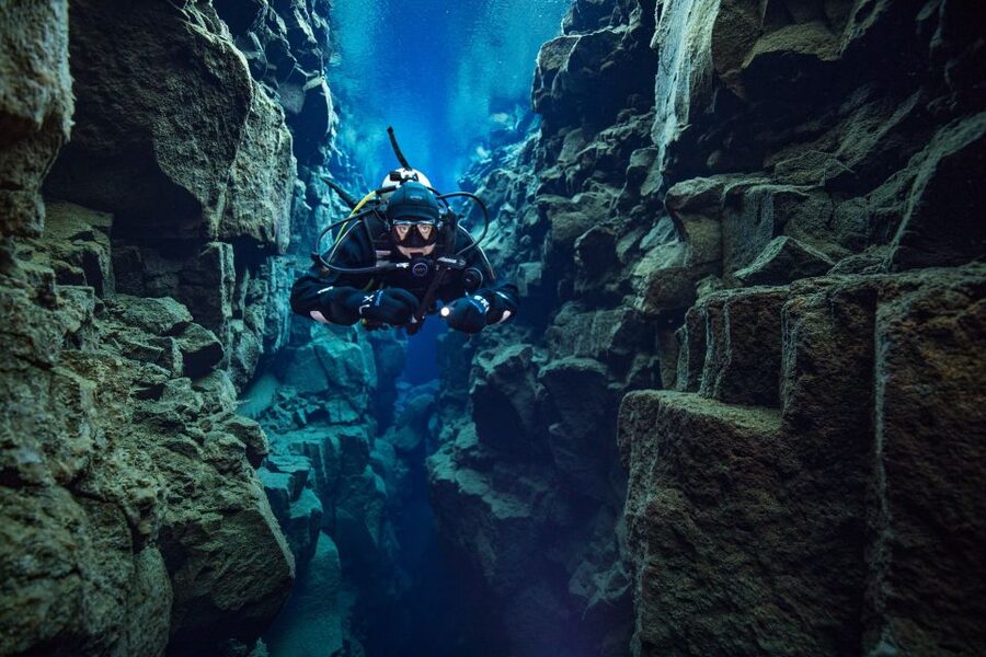 Silfra: Diving Between Tectonic Plates - Eligibility and restrictions: who should be ready, and who should skip it