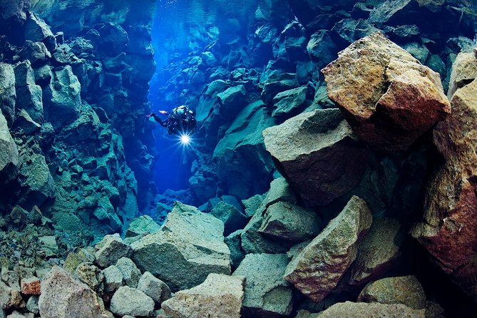 Silfra: Diving Between Tectonic Plates - Meet on Location - Why Silfra’s location is the star of the show