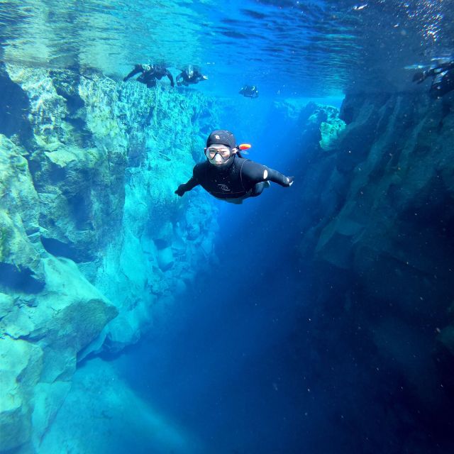 Silfra: Leidarendi Lava Caving & Snorkeling Tour with Photos - Local guide style: facts, humor, and hands-on help