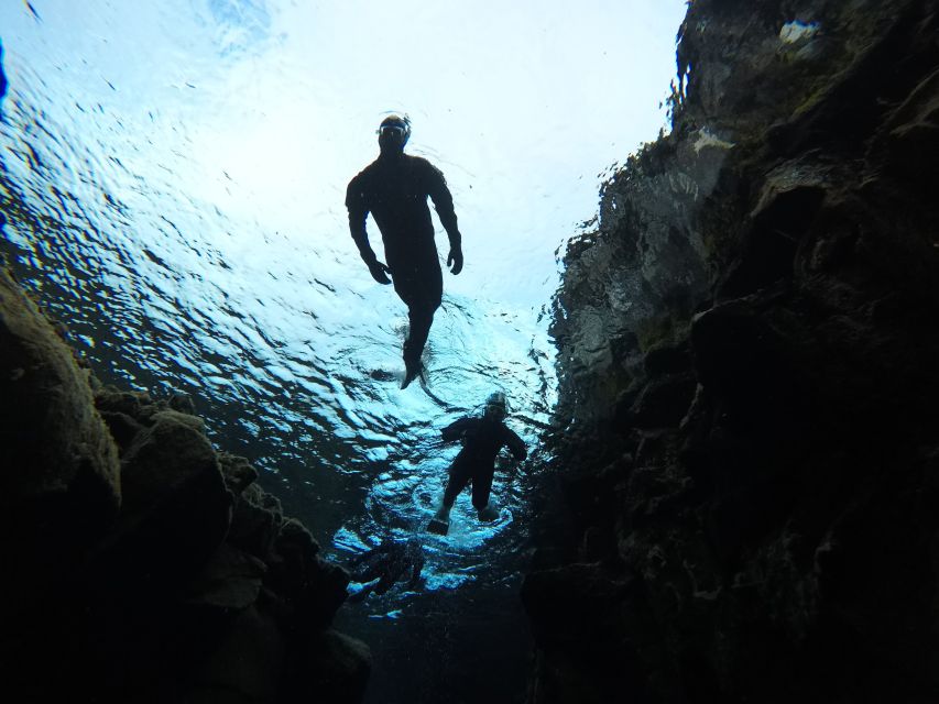 Silfra: Leidarendi Lava Caving & Snorkeling Tour with Photos - Photos, hot chocolate, and why the small group matters