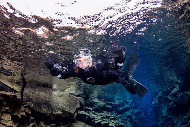Silfra: Snorkeling Between Tectonic Plates - Meet on Location - Gear-Up Takes Time, and That’s a Good Thing