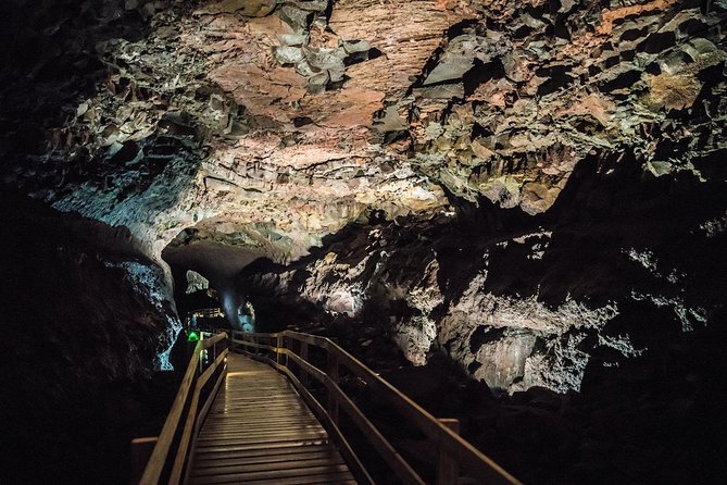 Silver Circle: Lava Cave, Waterfalls & Iceland Horses-Small Group - Snorralaug and Reykholt: a 12th-century bathing story you can see