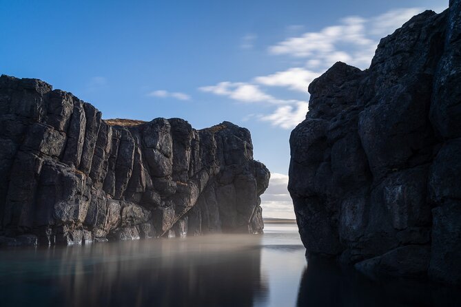 Sky Lagoon Ticket with 7-Step Ritual and Transfers from Reykjavik - The en-route sights: Mount Keilir and Bessastaðir